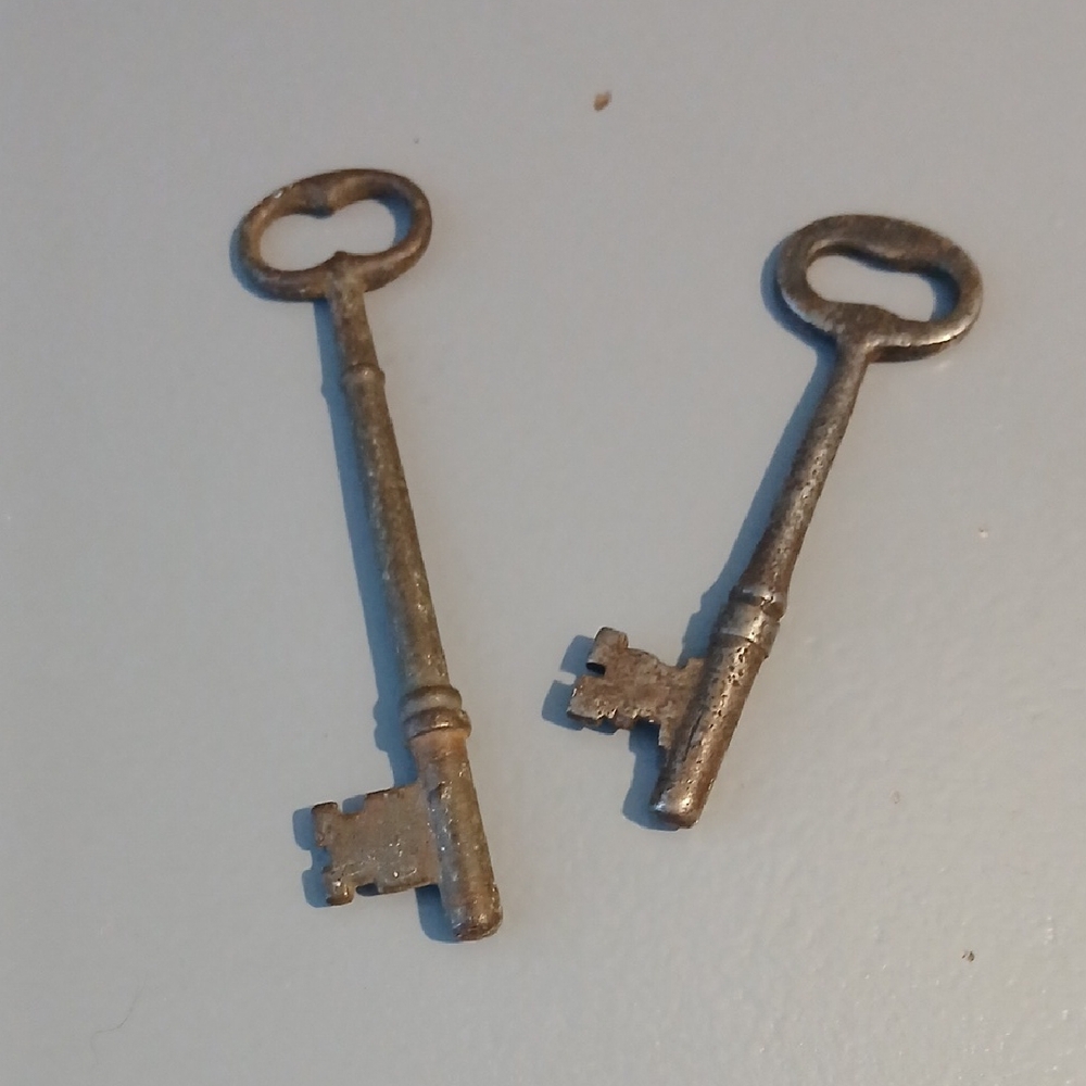 Vintage Brass Skeleton Keys